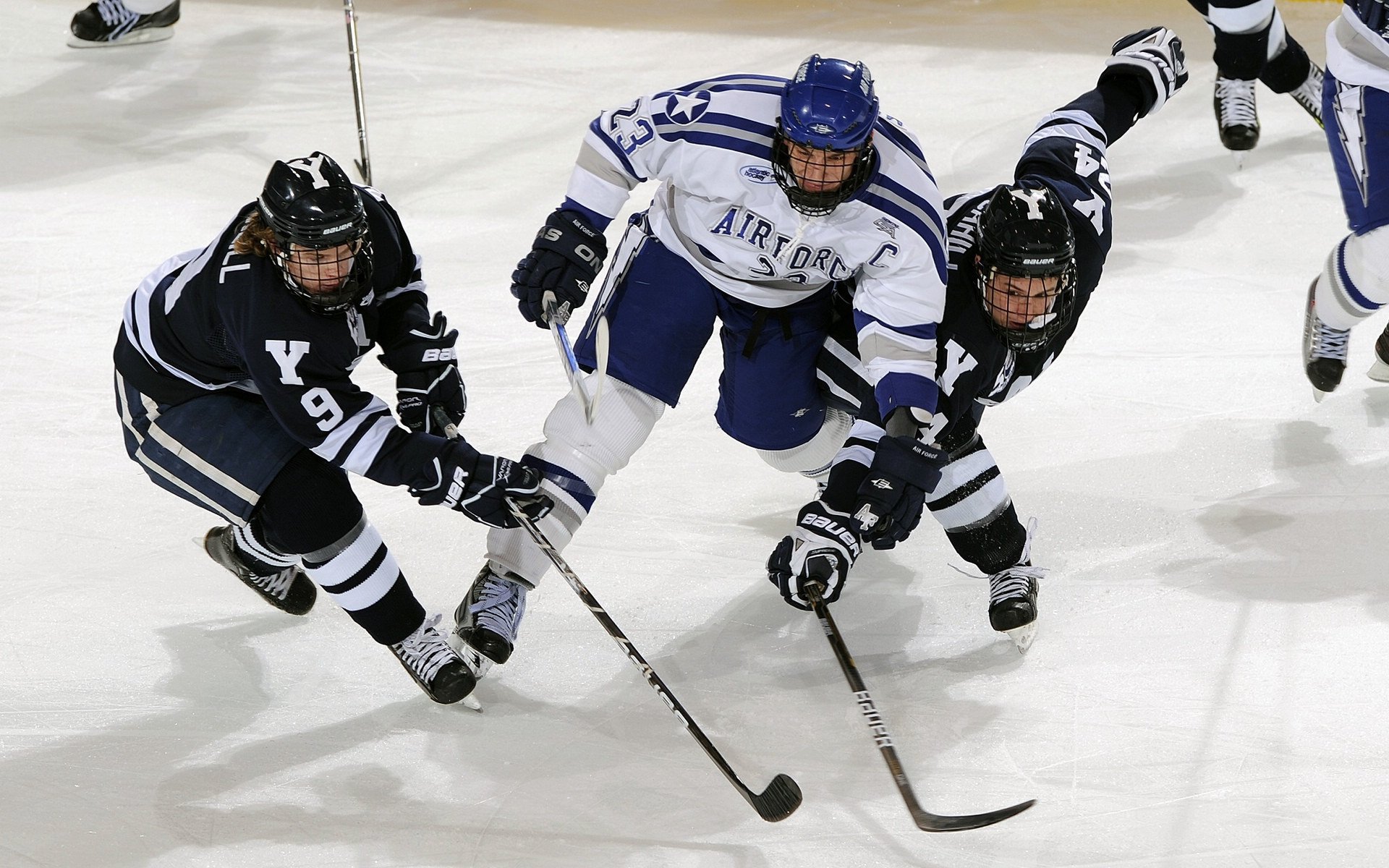 西甲“火力全开”:巴萨皇马连续破门